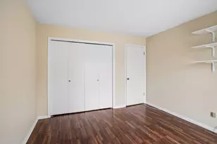 160 S Waters Edge Dr, Glendale Heights, IL 60139 - Photo 17
