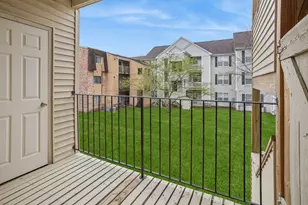 160 S Waters Edge Dr, Glendale Heights, IL 60139 - Photo 19