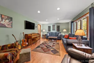 1367 Wauchope Dr, Elgin, IL 60123 - Photo 5