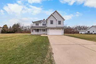 740 Daisy Ct, Seneca, IL 61360 - Photo 1