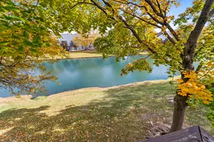 2763 S Embers Ln, Arlington Heights, IL 60005 - Photo 9