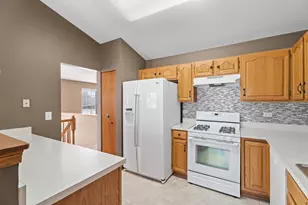 2763 S Embers Ln, Arlington Heights, IL 60005 - Photo 15