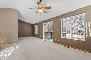 2763 S Embers Ln, Arlington Heights, IL 60005 - Photo 7