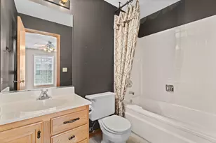 2763 S Embers Ln, Arlington Heights, IL 60005 - Photo 19