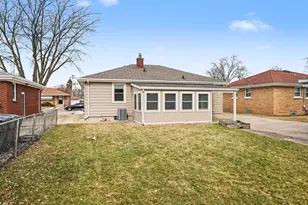 735 E 163rd St, South Holland, IL 60473 - Photo 25