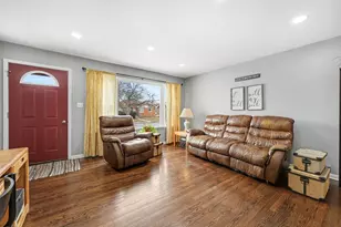 735 E 163rd St, South Holland, IL 60473 - Photo 5