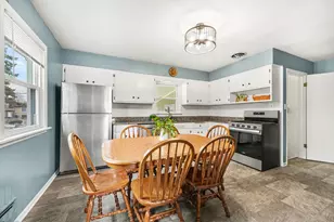 735 E 163rd St, South Holland, IL 60473 - Photo 7