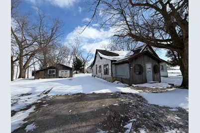 112 S Walnut Street, Oakland, IL 61943 - Photo 1