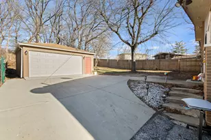 64 Blackhawk Dr, Park Forest, IL 60466 - Photo 17