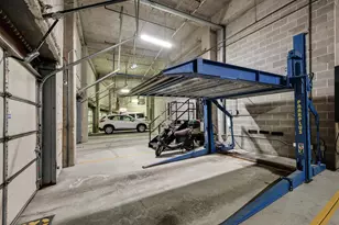 411 W Ontario St, Chicago, IL 60654 - Photo 25