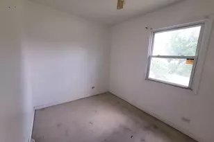 303 W 153rd Pl, Calumet City, IL 60409 - Photo 11