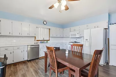 1126 13th Street, Silvis, IL 61282 - Photo 9