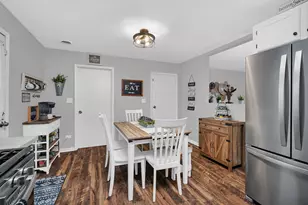 323 Fairfax Ave, Romeoville, IL 60446 - Photo 13