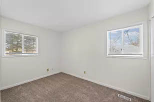 402 S Dodson Dr, Urbana, IL 61802 - Photo 13