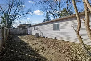 402 S Dodson Dr, Urbana, IL 61802 - Photo 19