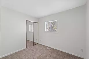 402 S Dodson Dr, Urbana, IL 61802 - Photo 11