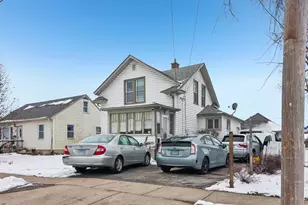 262 S Weston Ave, Elgin, IL 60123 - Photo 1