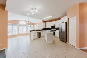 1445 Somerfield Dr, Bolingbrook, IL 60490 - Photo 9