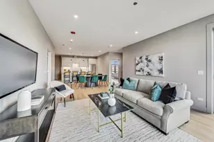 1317 N Western Ave, Chicago, IL 60622 - Photo 5