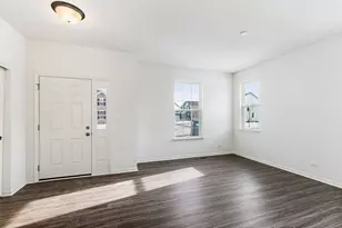 31998 Savannah Dr, Lakemoor, IL 60051 - Photo 3