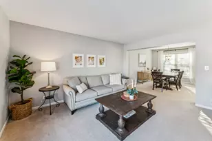 1213 Silver Pine Dr, Hoffman Estates, IL 60010 - Photo 5