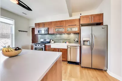 1537 W Augusta Boulevard #3R, Chicago, IL 60642 - Photo 3