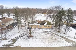 25085 W Tamarack Dr, Wauconda, IL 60084 - Photo 1