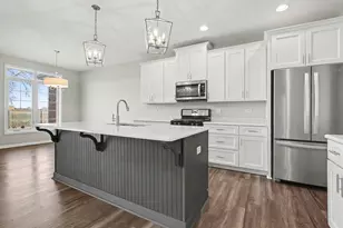 2114 Kingtree Dr, Morris, IL 60450 - Photo 7