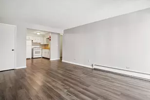 2500 Mark Thomas Ln, Hanover Park, IL 60133 - Photo 7