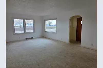 705 W Commercial Street, Lyndon, IL 61261 - Photo 3