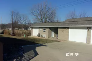 120 W Herron Ct, Watseka, IL 60970 - Photo 7