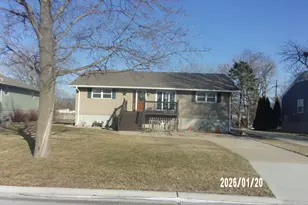 120 W Herron Ct, Watseka, IL 60970 - Photo 3