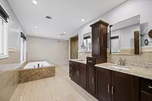 1130 N Stratford Rd, Arlington Heights, IL 60004 - Photo 17