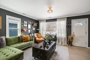 18229 W Big Oaks Rd, Grayslake, IL 60030 - Photo 3