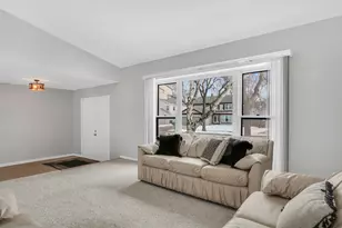 1234 Devonshire Rd, Buffalo Grove, IL 60089 - Photo 3