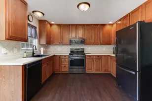 20 Crystal Ct, Bloomington, IL 61704 - Photo 9