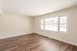 429 6th St, Wheeling, IL 60090 - Photo 3