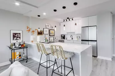 1255 N Sandburg Terrace #2804, Chicago, IL 60610 - Photo 7