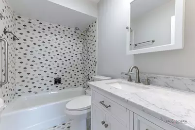 9395 Landings Lane #405, Des Plaines, IL 60016 - Photo 15