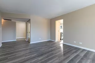 9395 Landings Ln, Des Plaines, IL 60016 - Photo 13