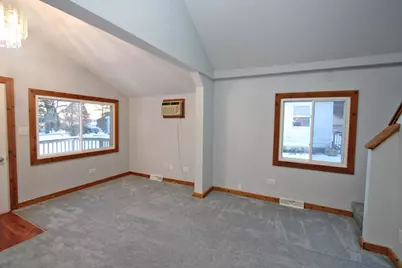 338 E Lakeview Avenue, Round Lake Beach, IL 60073 - Photo 7