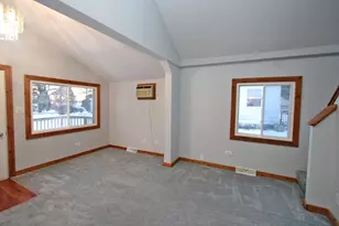 338 E Lakeview Ave, Round Lake Beach, IL 60073 - Photo 7