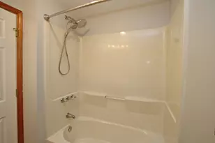 338 E Lakeview Ave, Round Lake Beach, IL 60073 - Photo 19