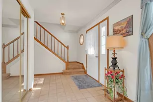 121 S Raddant Rd, Batavia, IL 60510 - Photo 3