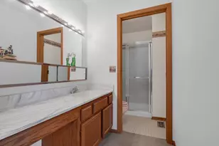 121 S Raddant Rd, Batavia, IL 60510 - Photo 15