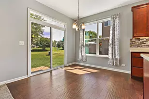 643 Seneca St, Volo, IL 60073 - Photo 9