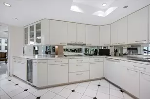 950 N Michigan Ave, Chicago, IL 60611 - Photo 11