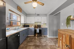 15718 Revere Ct, Oak Forest, IL 60452 - Photo 11