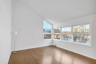 7541 Lyons St, Morton Grove, IL 60053 - Photo 5