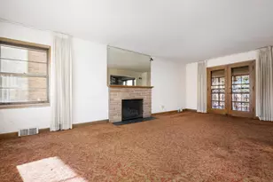 5932 N Keating Ave, Chicago, IL 60646 - Photo 3